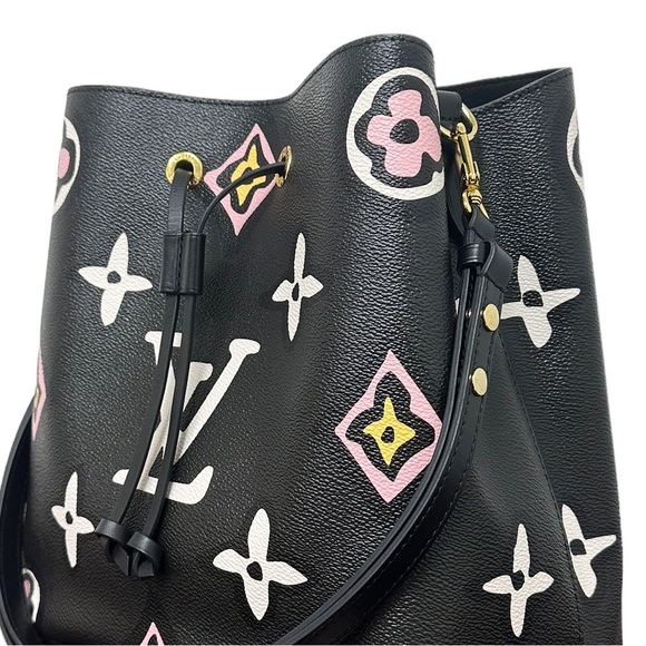 Louis Vuitton Neo Noe MM Black Bucket Bag Wild at Heart Giant Monogram Pink - Picture 7 of 12